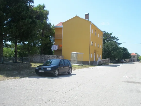 Središte Ervenika, Butiga